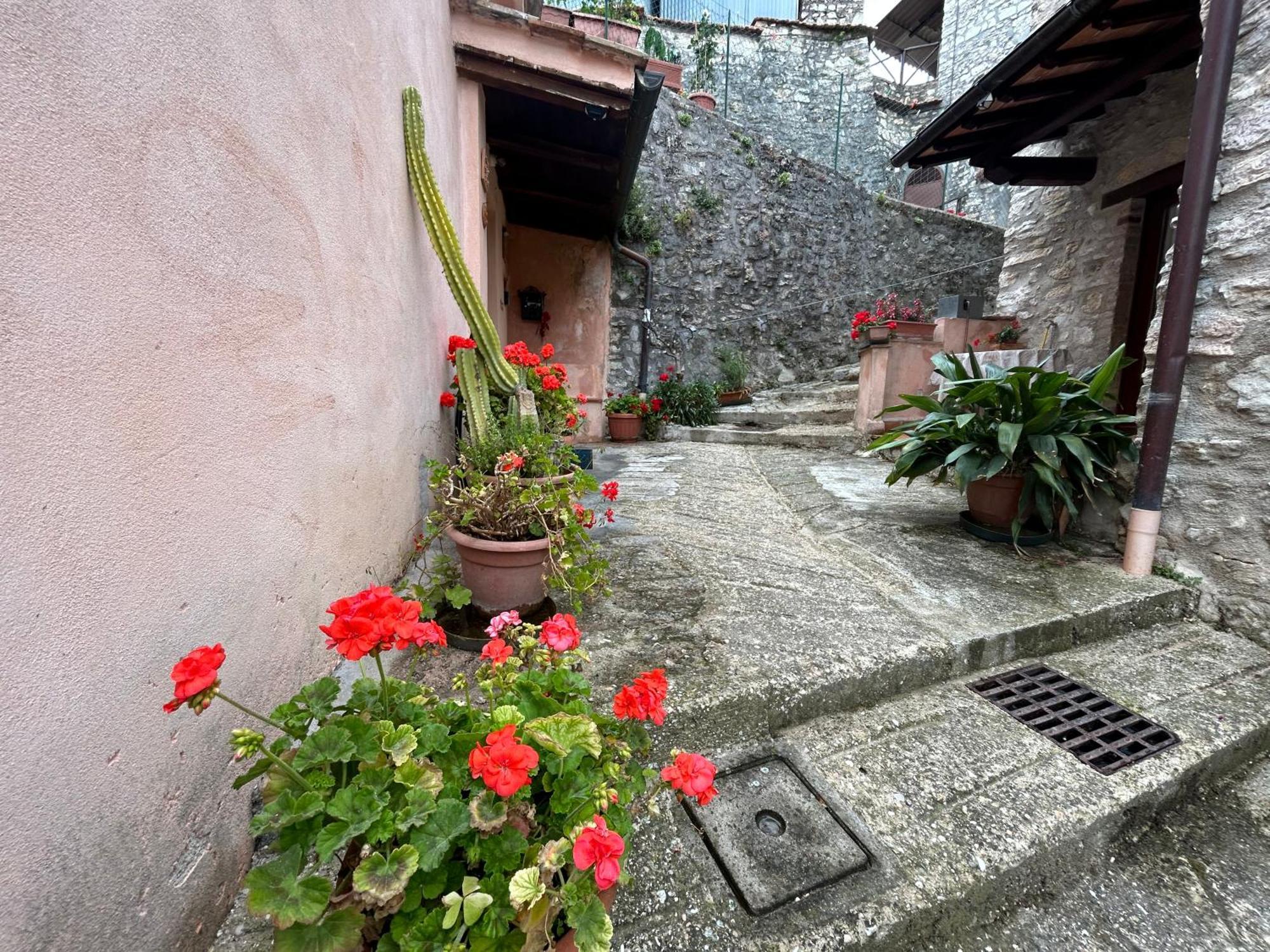 Casa Belvedere A Valle San Martino Di سبوليتو المظهر الخارجي الصورة